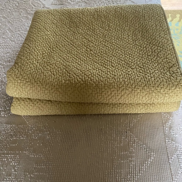Eileen Fisher Silk Cotton Pebbled Quilt Bedspread